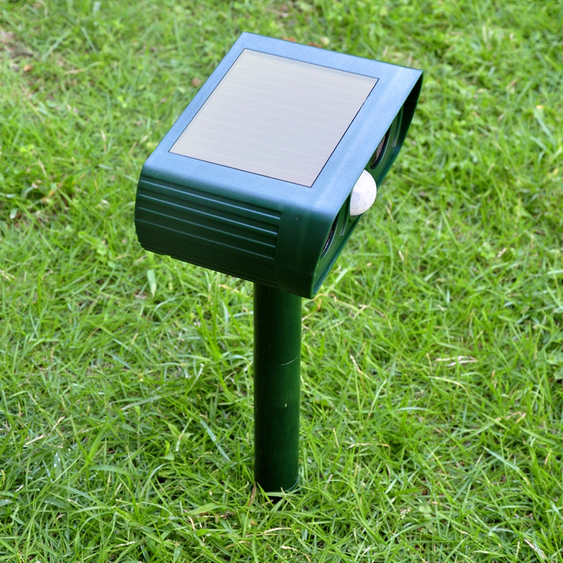 2-PCS-Powerful-Ultrasonic-Solar-powered-Animal-Repeller-With-PIR-Sensor-&-Light-Sensor,-Got-the-CE-/-ROHS-Certification
