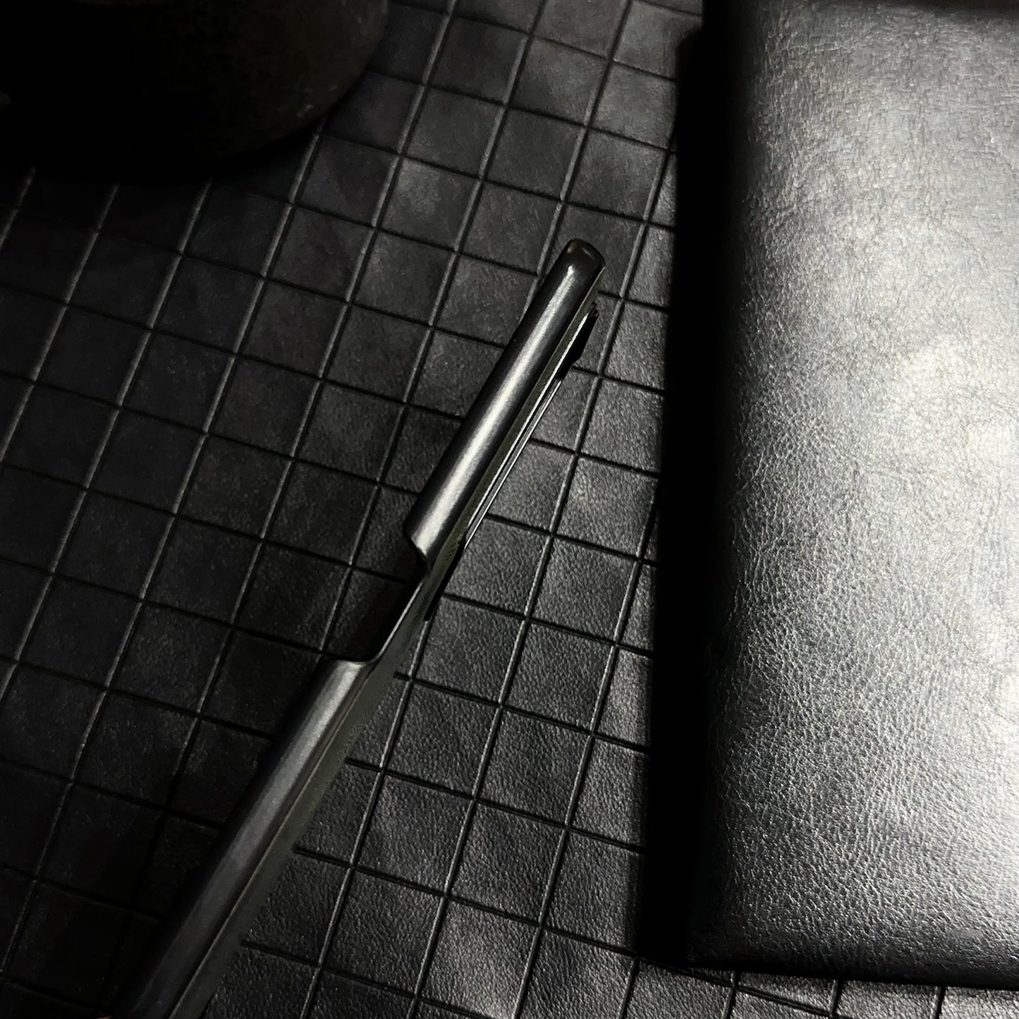 For-Honor-Magic-V2-RSR-Porsche-Design-Crazy-Horse-Pattern-Folding-Leather-Phone-Case(Black)