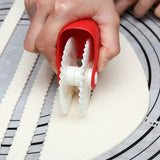 Baking-Tools-Pasta-Cutting-Wheel-Hemming-Wheel-Manual-Noodle-Cutter-Roller-Knife-Creative-Kitchen-Gadgets(Point-Cut)