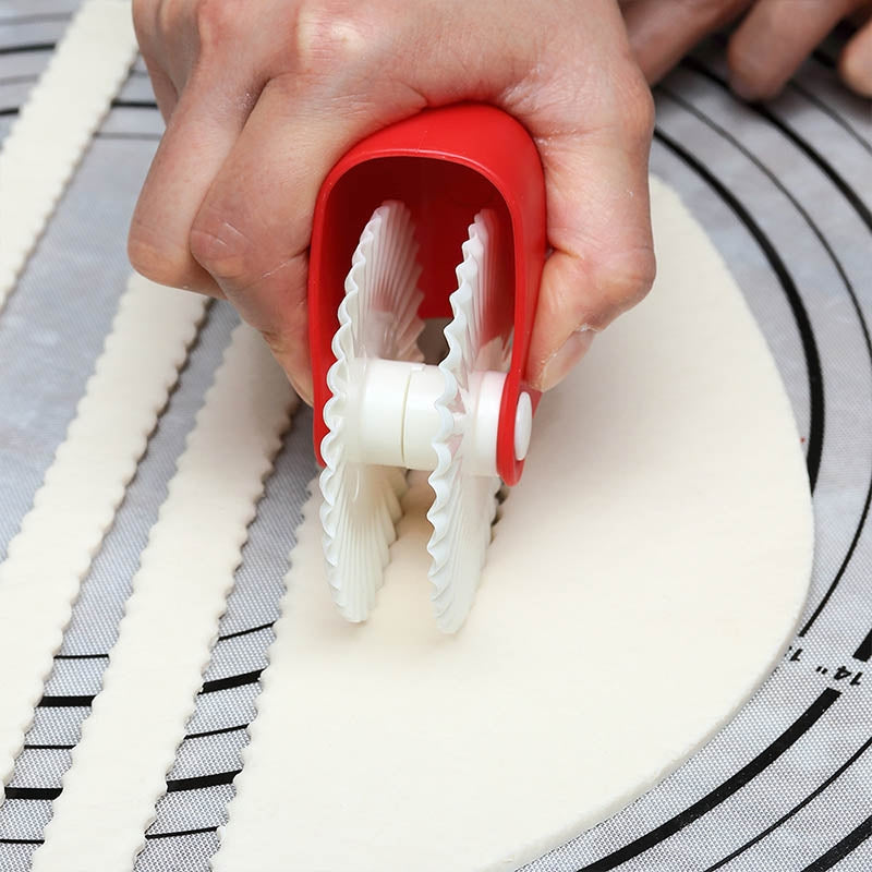 Baking-Tools-Pasta-Cutting-Wheel-Hemming-Wheel-Manual-Noodle-Cutter-Roller-Knife-Creative-Kitchen-Gadgets(Point-Cut)