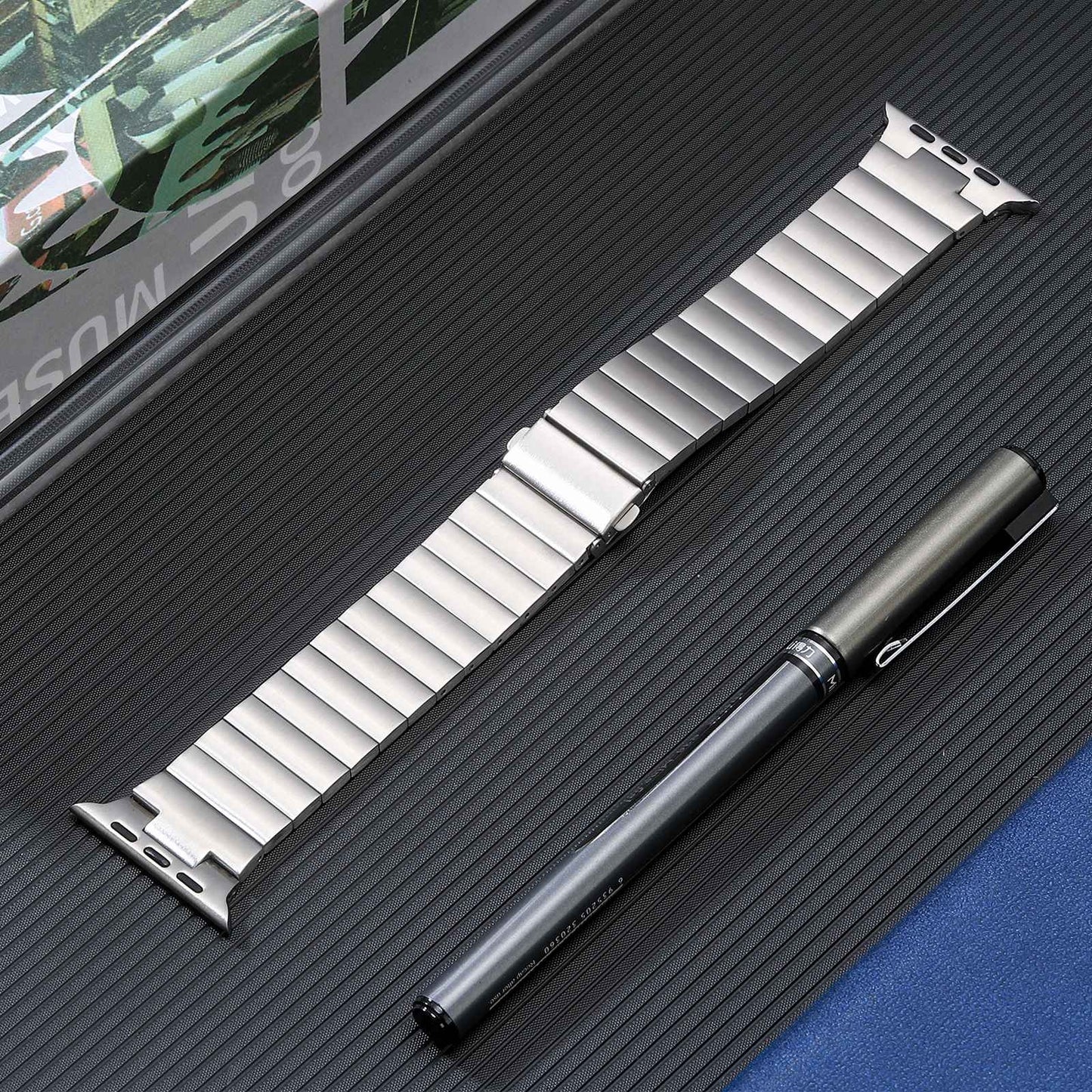For-Apple-Watch-Series-8-41mm-Flat-Buckle-Stainless-Steel-Watch-Band(Silver)