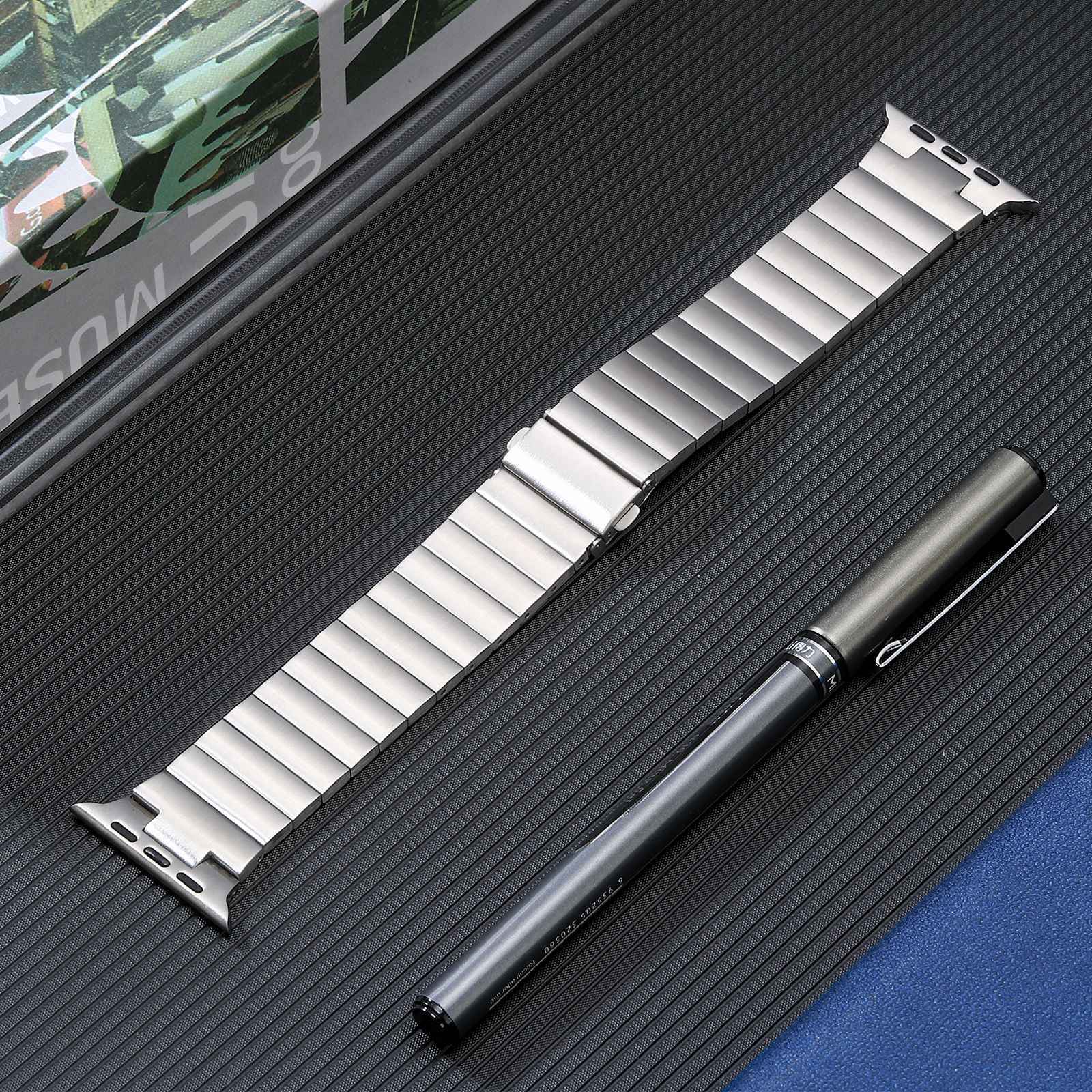 For-Apple-Watch-Series-8-41mm-Flat-Buckle-Stainless-Steel-Watch-Band(Silver)