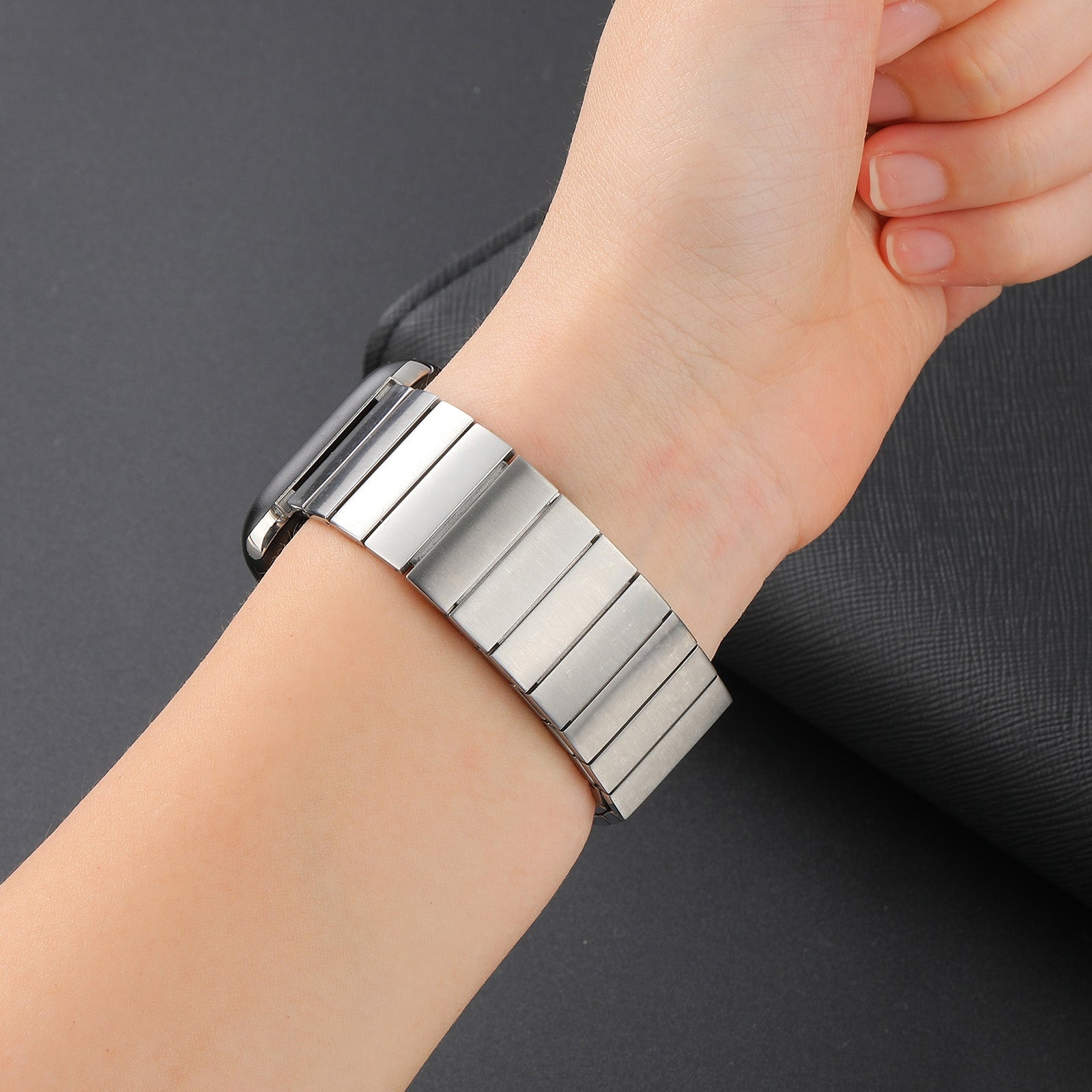 Magnetic-Steel-Watch-Band-For-Apple-Watch-Ultra-49mm&Watch-Ultra-2-49mm-/-Series-9&8&7-45mm-/-SE-3&SE-2&6&SE&5&4-44mm-/-3&2&1-42mm(Silver)