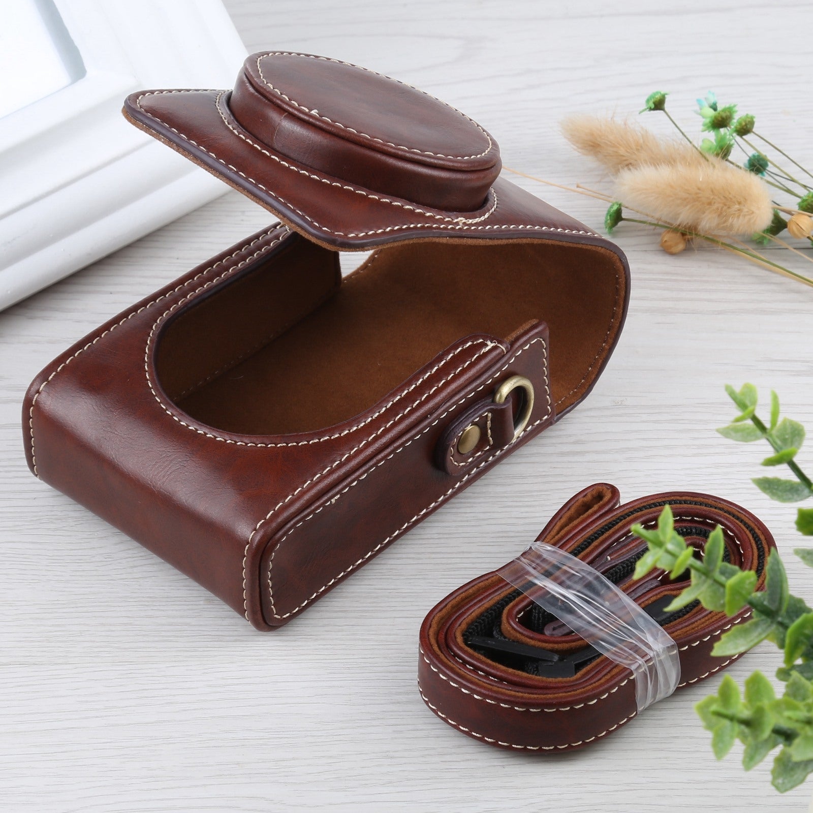 Vertical-Flip-Full-Body-Camera-PU-Leather-Case-Bag-with-Strap-for-Ricoh-GR-III-/-GRII,-Sony-ZV-1-/-DSC-RX100M7-/-RX100M6-/-RX100M5-/-RX100M2-(Coffee)