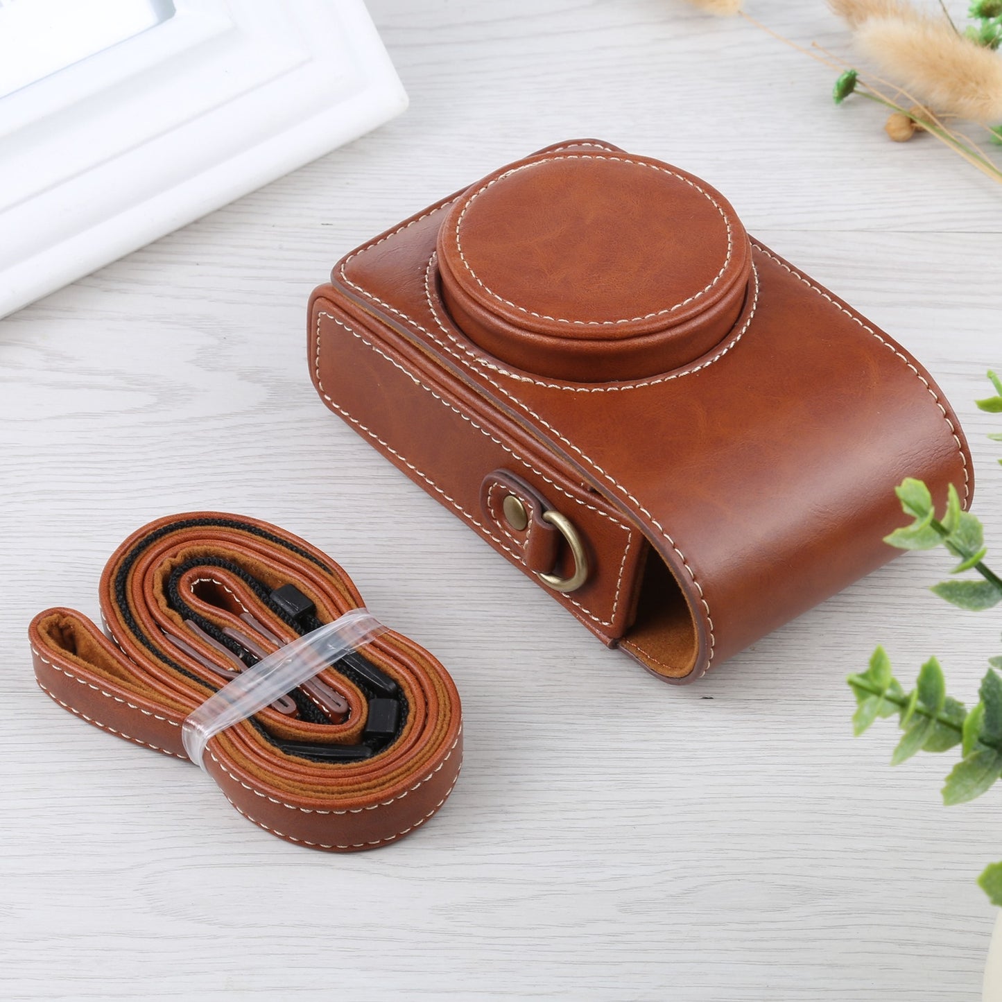 Vertical-Flip-Full-Body-Camera-PU-Leather-Case-Bag-with-Strap-for-Ricoh-GR-III-/-GRII,-Sony-ZV-1-/-DSC-RX100M7-/-RX100M6-/-RX100M5-/-RX100M2-(Brown)
