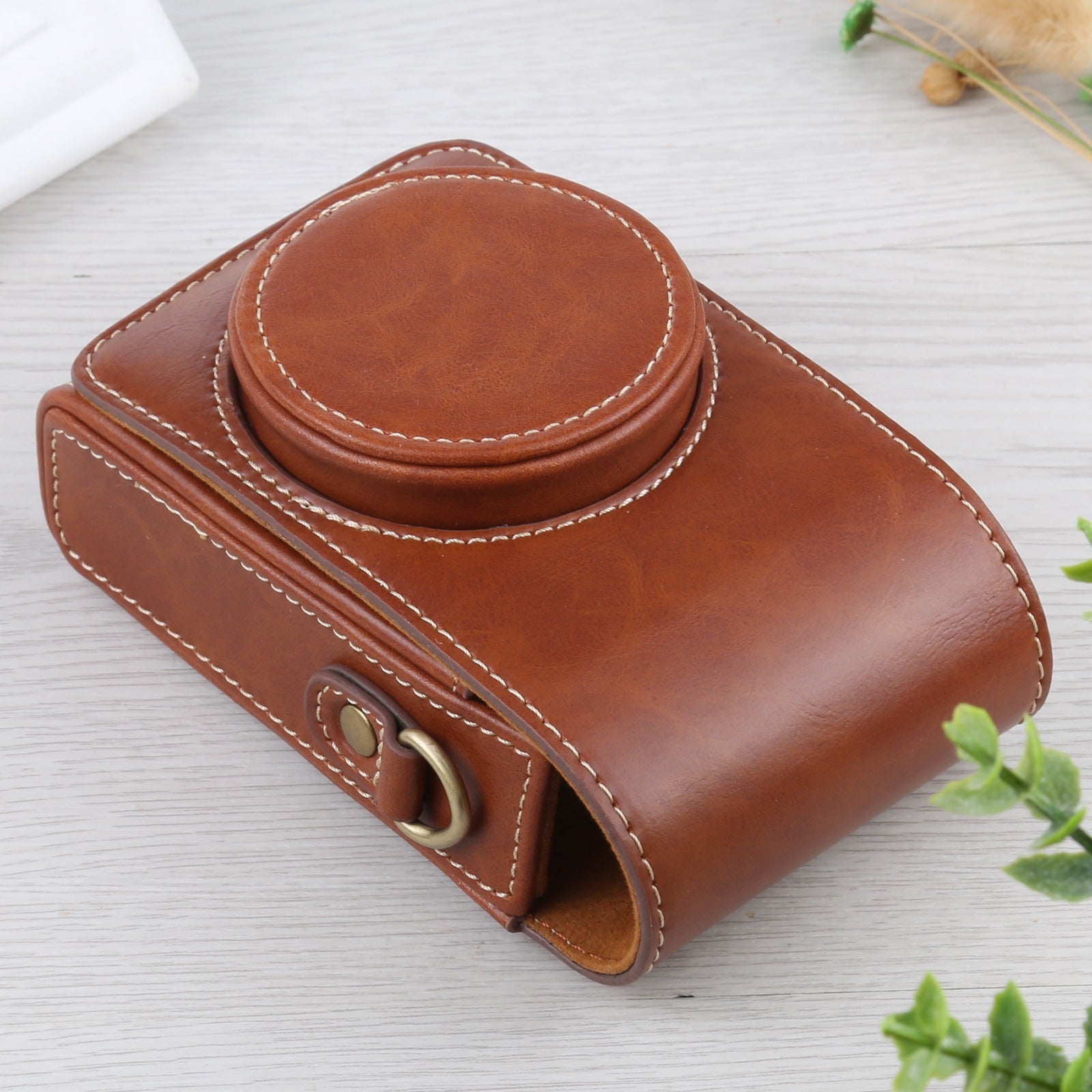 Vertical-Flip-Full-Body-Camera-PU-Leather-Case-Bag-with-Strap-for-Ricoh-GR-III-/-GRII,-Sony-ZV-1-/-DSC-RX100M7-/-RX100M6-/-RX100M5-/-RX100M2-(Brown)